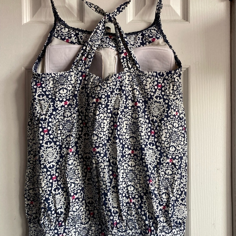 Lands End bathing suit top size 8